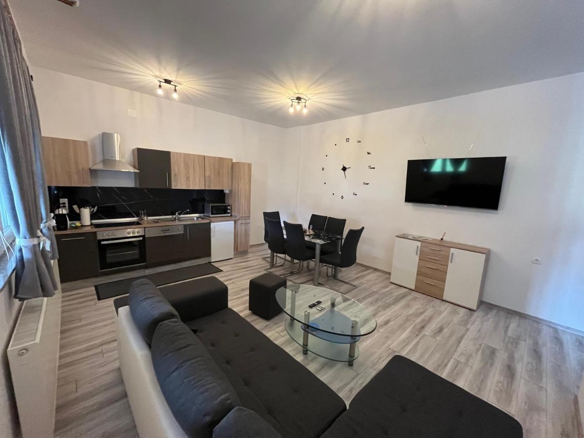 Apartment Tilia Otočac Eksteriør billede